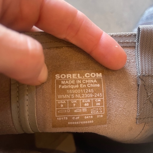 Women’s Sorel Winter Boots - Picture 2 of 2